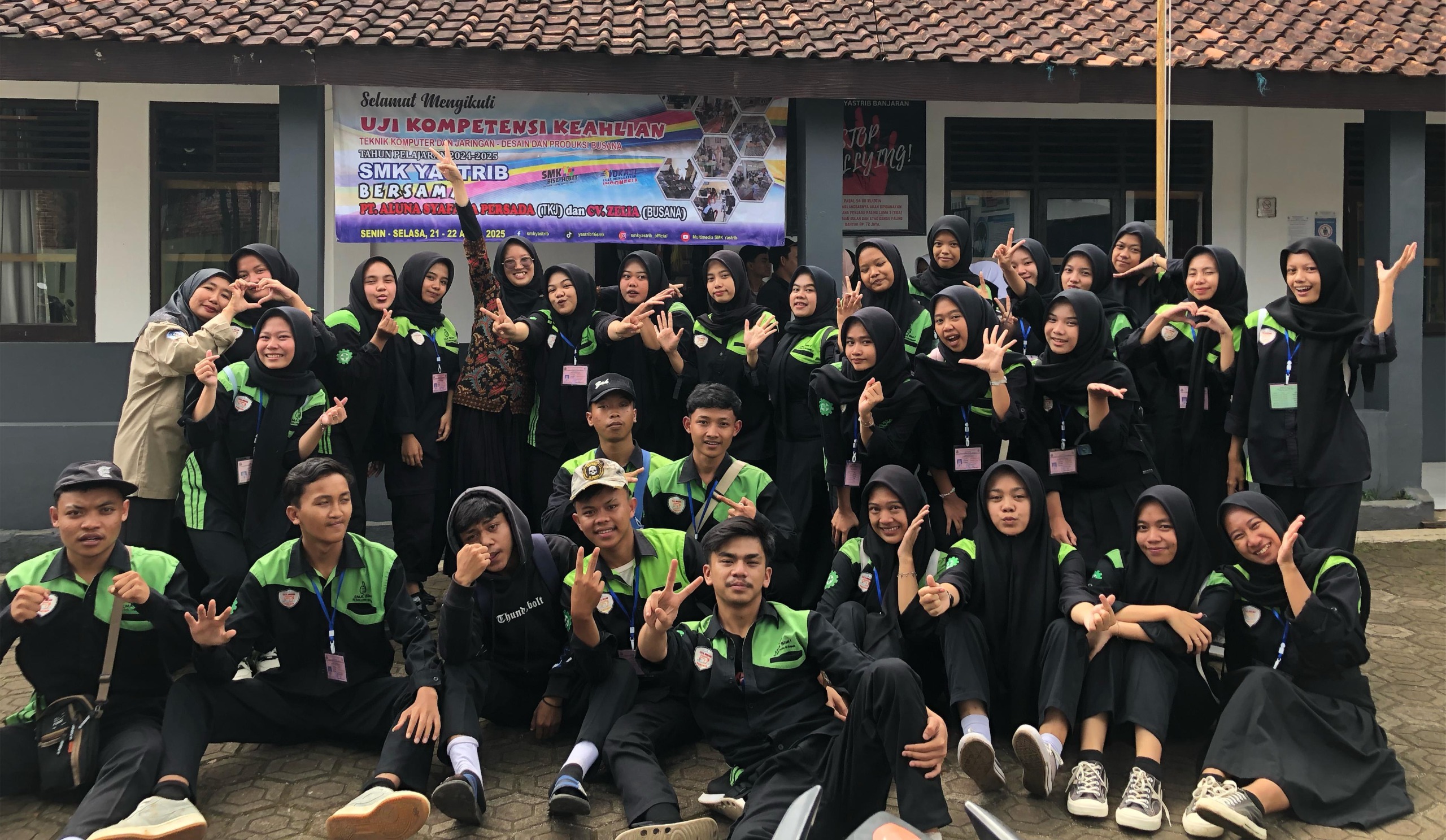 Desain dan Produksi Busana